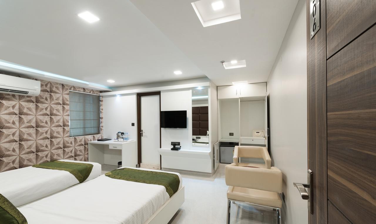 Treebo Trend Glorious Rim Rocks Palace Calcutta  Esterno foto