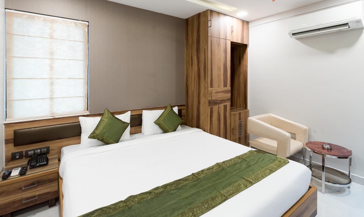 Treebo Trend Glorious Rim Rocks Palace Calcutta  Esterno foto